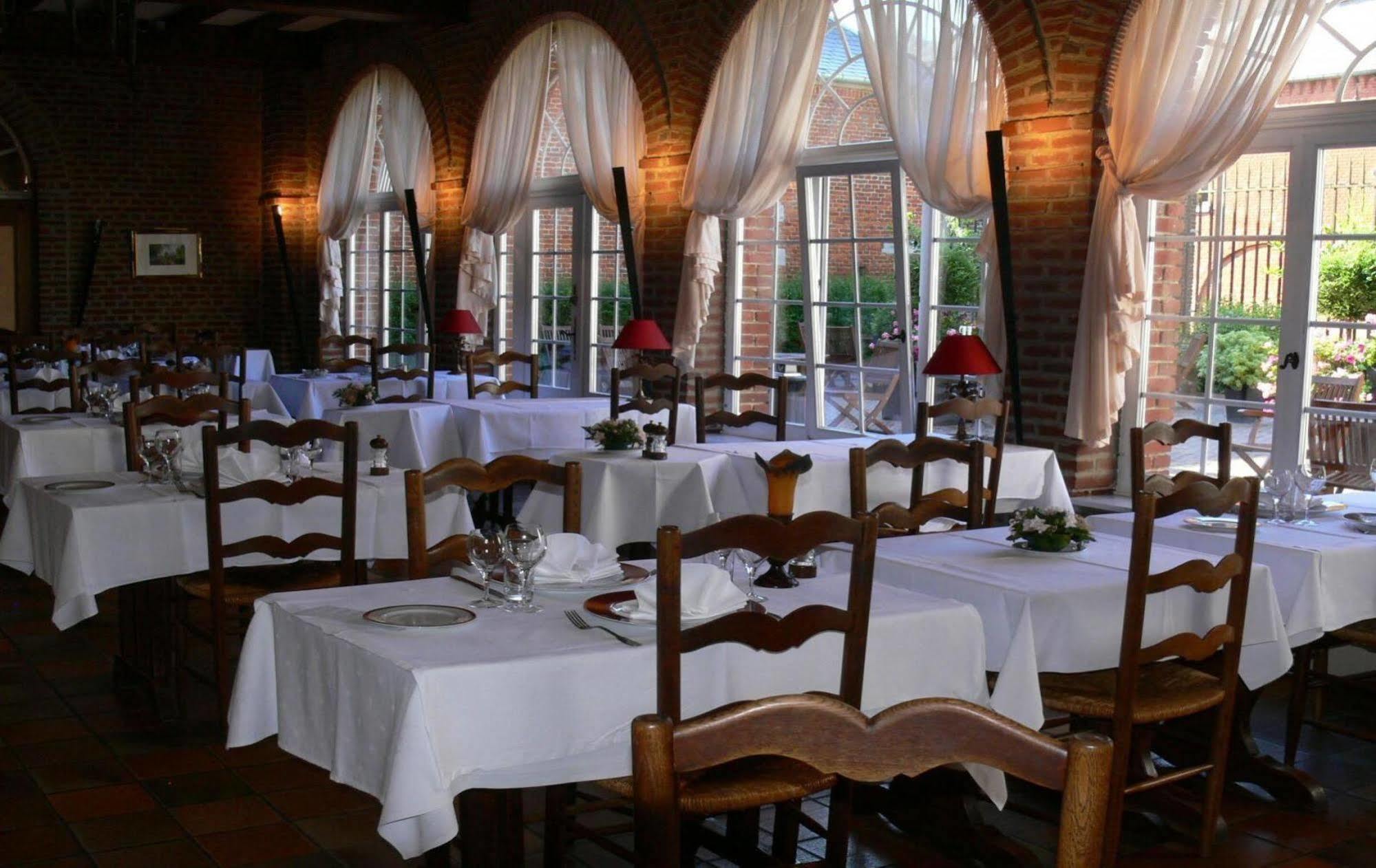 Logis - Chateau De La Motte - Hotel & Restaurant Liessies 외부 사진